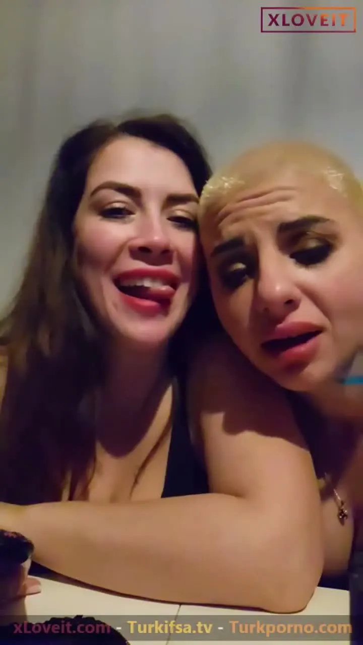 Lily W ifşa 3 numara saçlı kankasıyla canlı yayında — Tango Lily W — Canlı Yayınlar