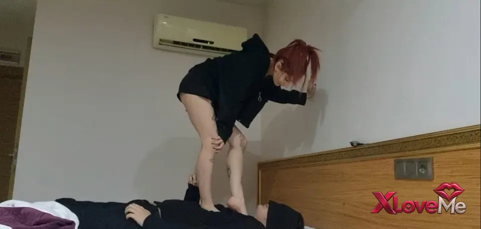 Sahibe Asu otelde adamın üzerinde zıpladı — Sahibe Asu — Konulu Porno