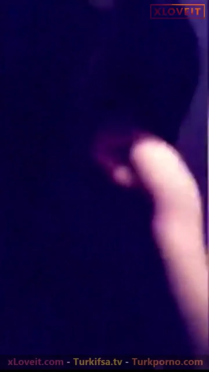 Narin Esmersoy ifşa Genç elemana kucakta meme yalattı — Narin Esmersoy — Türk ifşa