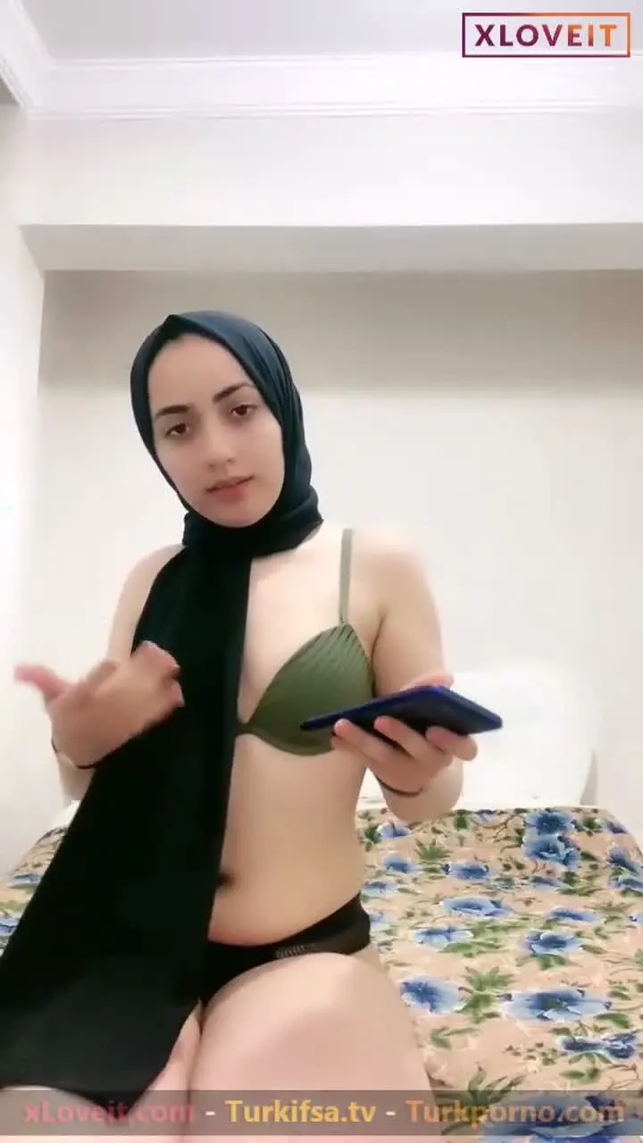 Türbanlı Donat ifşa Kafası kapalı üstünde iç çamaşırı yayın yaptı — Türbanlı Donat — Canlı Yayınlar