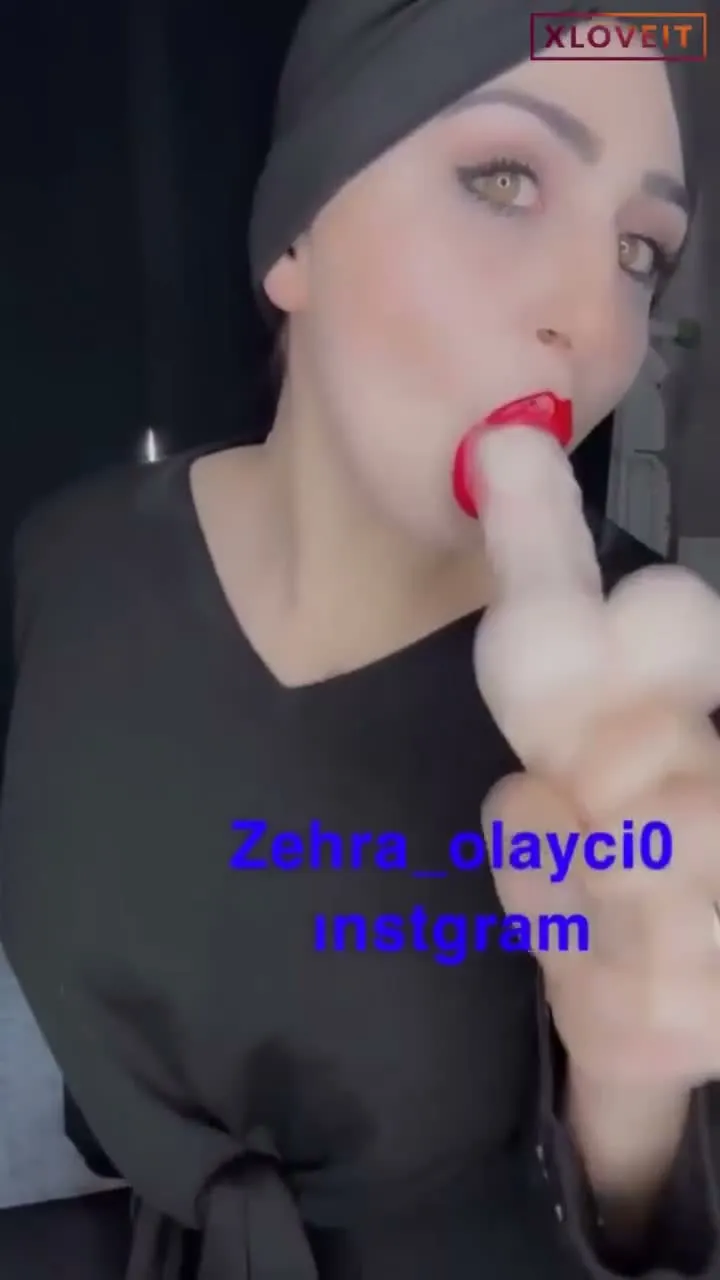 Zehra Olaycı ifşa Kapalı kadın sik yalar gibi dildo sömürdü — Zehra Olaycı — Türk ifşa